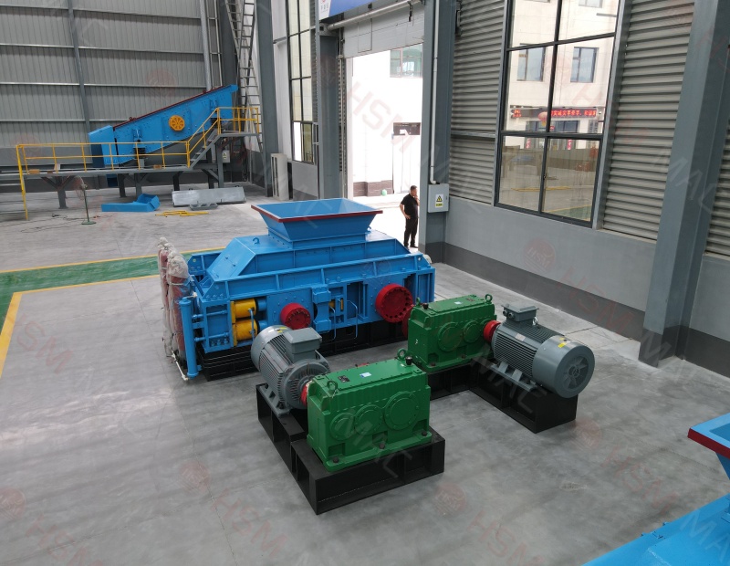 鈦鐵礦對(duì)輥制砂機(jī)