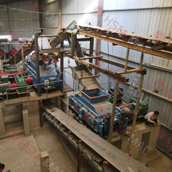 華盛銘液壓雙輥制砂機